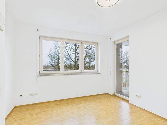 Zimmer mit Balkonzugang