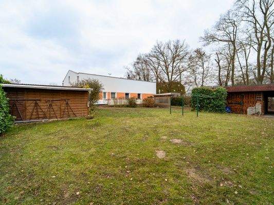 Außenansicht + Garten