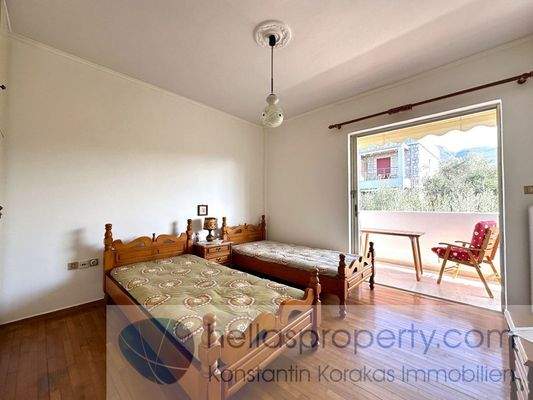 img_8e40cadc-b4a3-4fb2-92ba-31c869ce4161