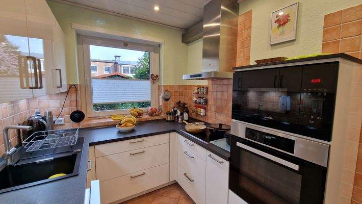 hochwertige Einbauküche 