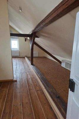 Zugang Dachgeschoss - KI-optimiert