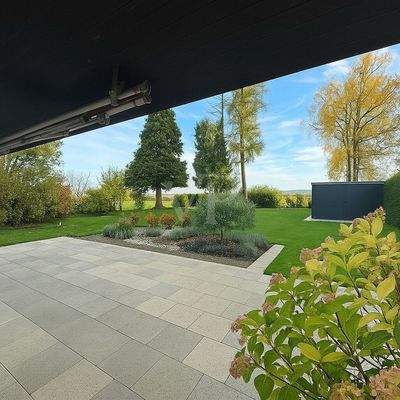 teilüberdachte Terrasse 