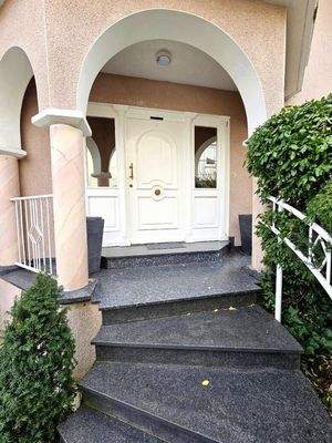 Treten Sie mit uns ein...