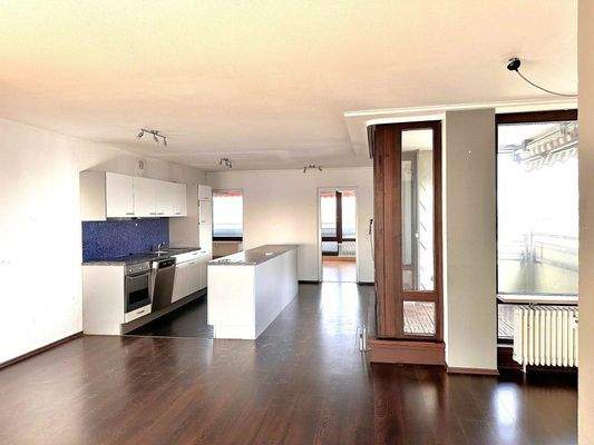 Die Küche / der Essbereich