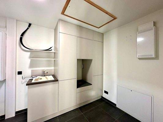 Hauswirtschaftsraum mit Einbauschränken