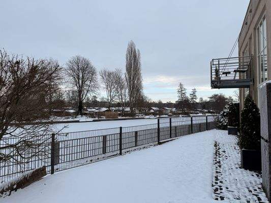 Wanderweg vor dem Grundstück