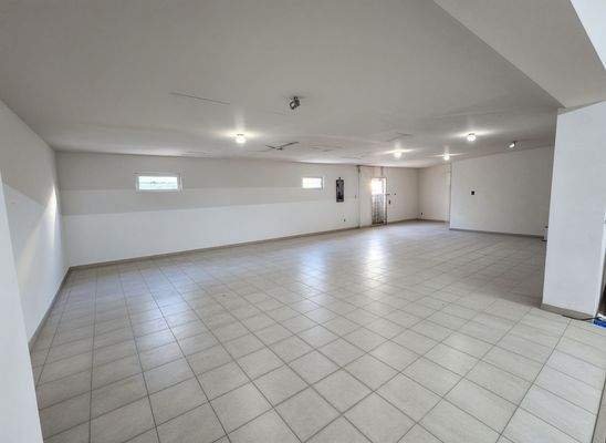 Garage [rechts/hintere Seite]