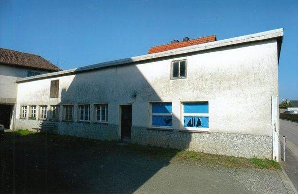 Wirtschaftsgebäude vom Hof aus