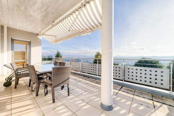 EG: Balkon mit Ausblick