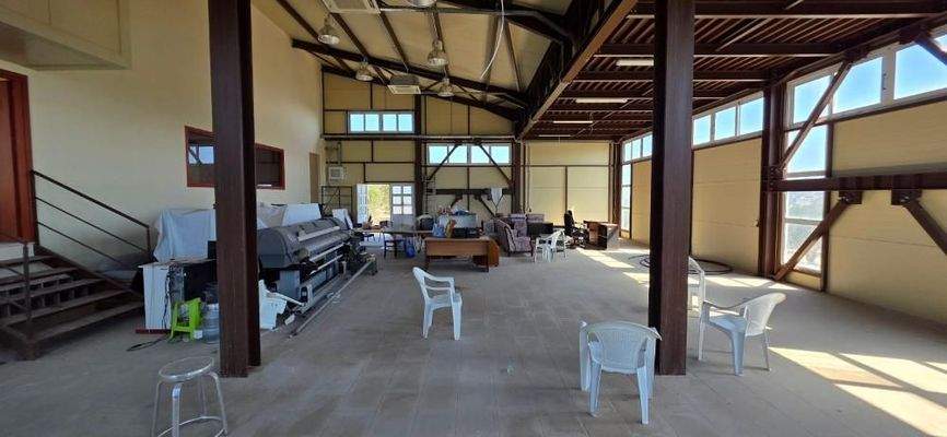 Kreta, Gournes: Gewerbefläche zu verkaufen