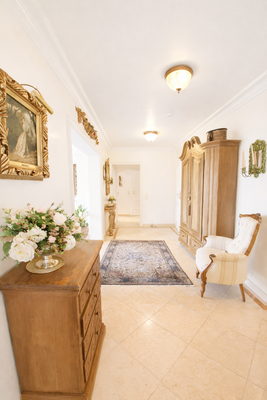 Stilvolle Galerie-Diele 