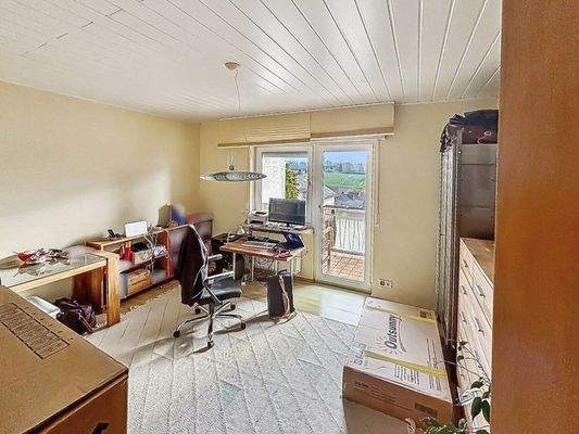 Zimmer mit Zugang Balkon