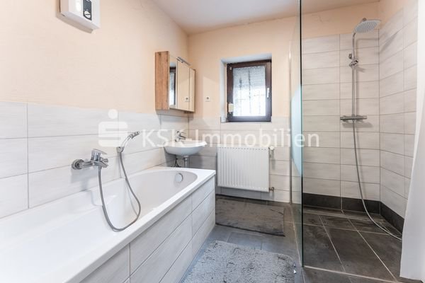 114008 Badezimmer Edgeschoss