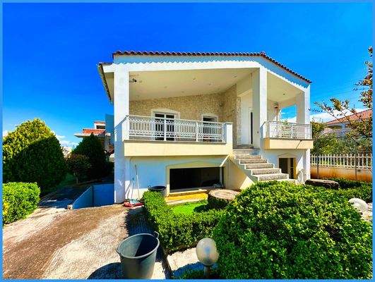 2437e42e43444a4a8de858d56e6e3987-original