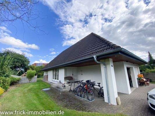 8-Überdachter Hauseingang.JPG