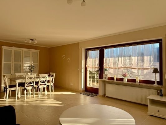 Wohn-/ Esszimmer Ansicht 2