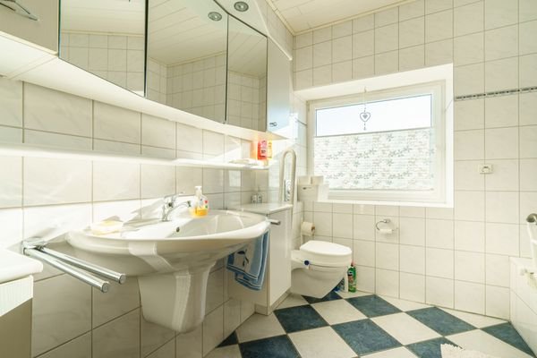 Badezimmer EG