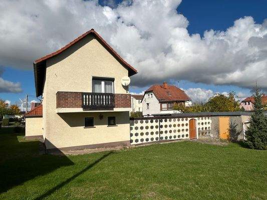 Grundstück hinter dem Haus