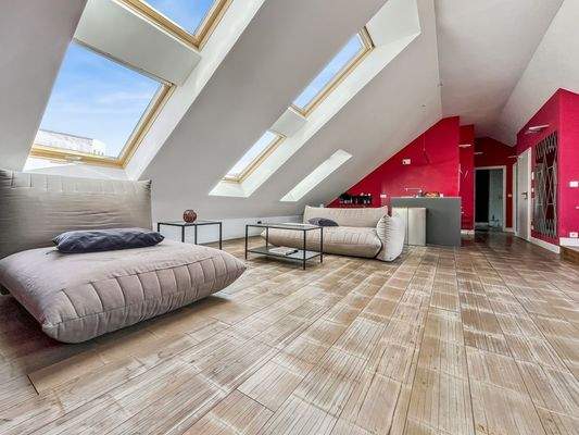 geräumiger Wohnbereich