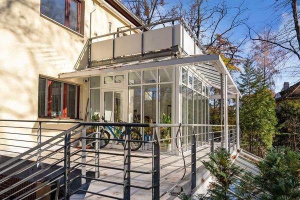 Terasse mit Wintergarten