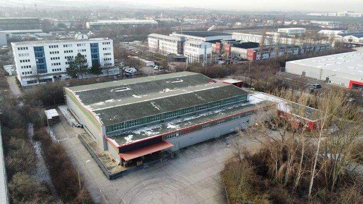 überdachte Laderampe