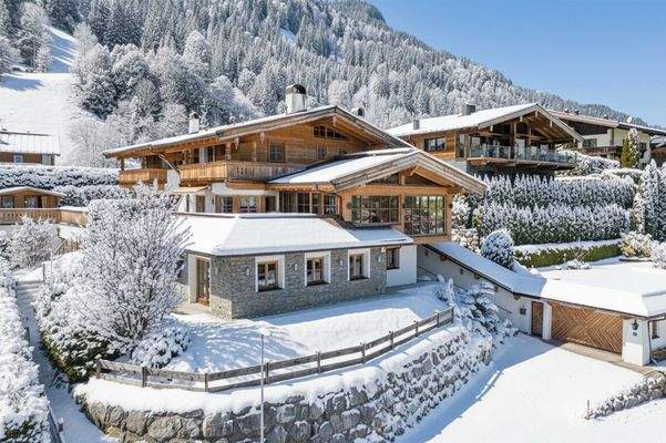 ... präsentiert sich dieser alpine Wohntraum 