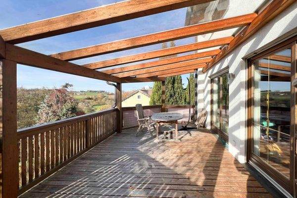 überdachter Balkon