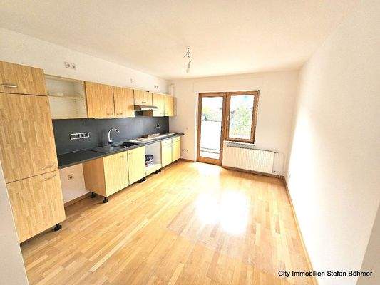 Küche mit Zugang Balkon