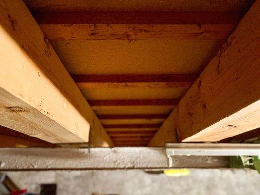 modernisierte Decke im Keller