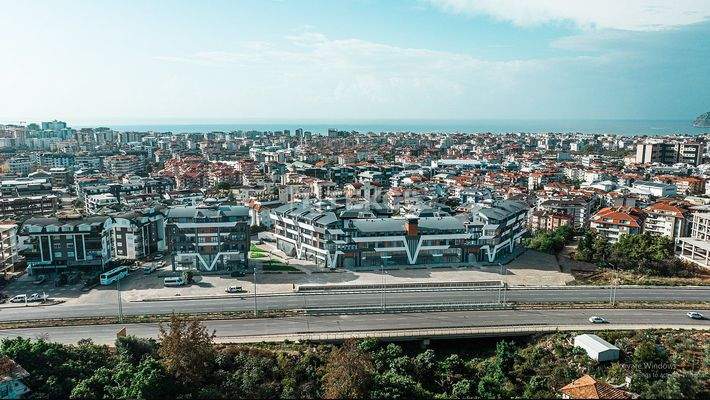 Commercial Properties on an Arterial Road in Alanya Oba