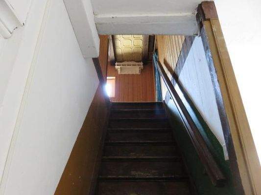Treppe zur DG-Wohnung