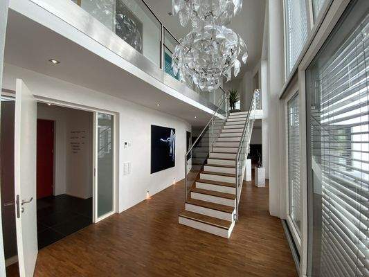 Treppenaufgang mit Galerie