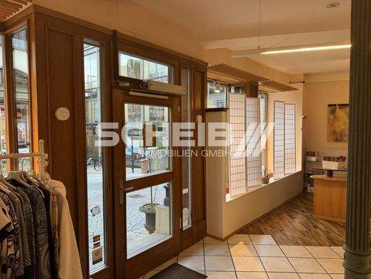 Eingangsbereich Laden