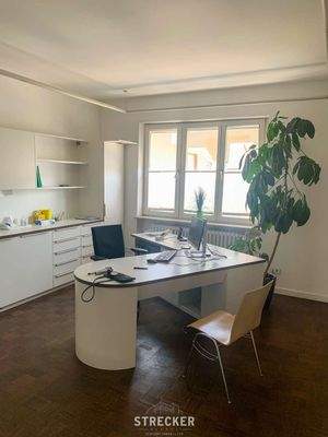 Büro - Behandlung 2