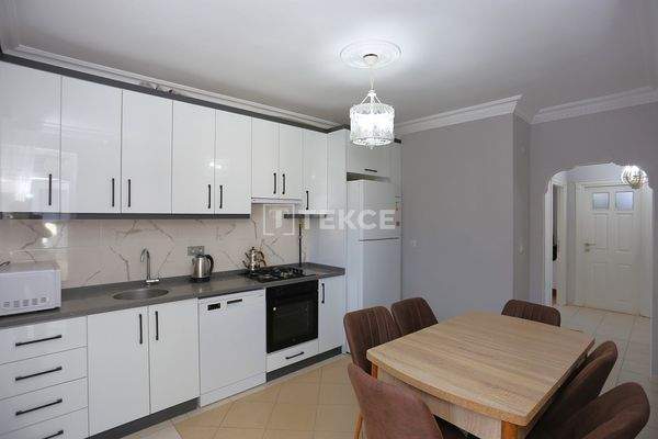 Furnished Apartment in a Complex with Parking Lot in Antalya