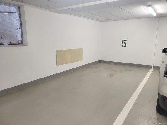 Tiefgaragenstellplatz