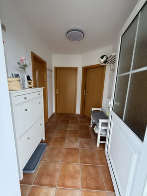 e204a352-4ead-47f0-8f73-141285e2e32d-1925075095