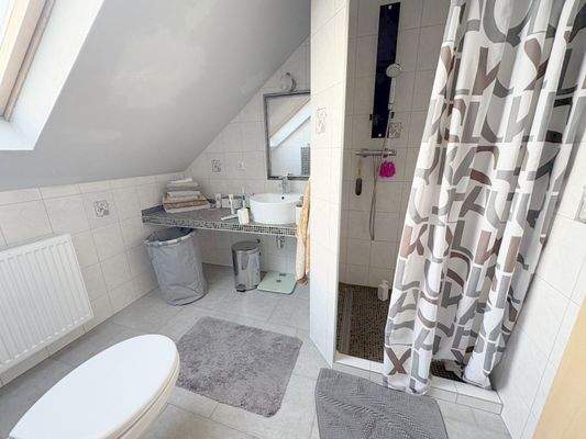 Badezimmer DachgeschossHaus