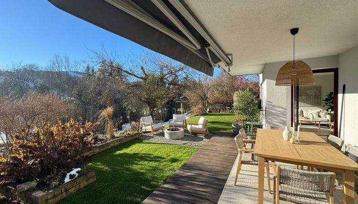 Terrasse mit Gartenanteil