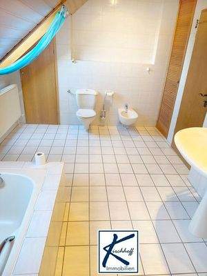 Bad DG Hauptwohnung 1