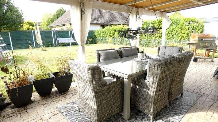 überdachte Terrasse