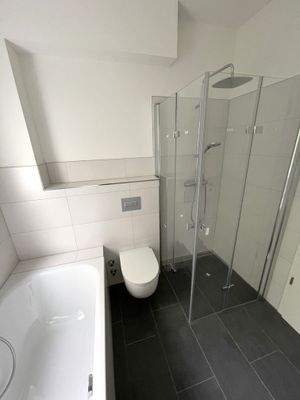 Duschbad im DG 