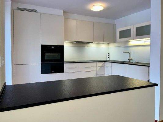 Hochwertige Einbauküche inkl.