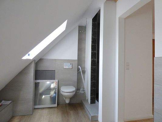 Wannen-Duschbad Dachgeschoss