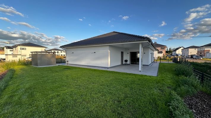 Bungalow Gartenansicht