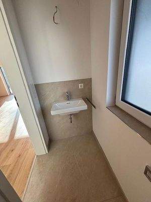 Gäste WC gefliest EG