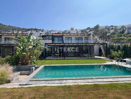 Villas with Pools Within Walking Distance of the Beach in Gümüşlük