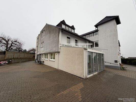 Pflegeheim Seitenansicht_links