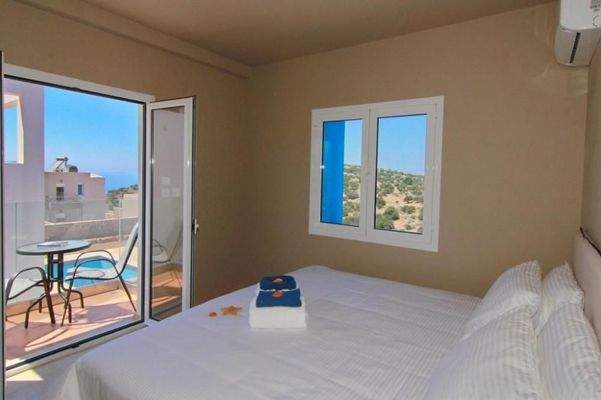 Kreta, Kounali: Moderne Villa mit 4 Zimmern, Pool und Meerblick zu verkaufen