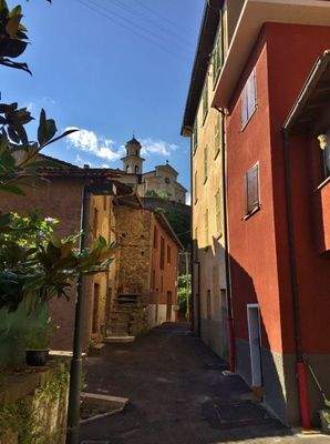 Casa Lugano-Carabbia Sig.ra Charles.jpg